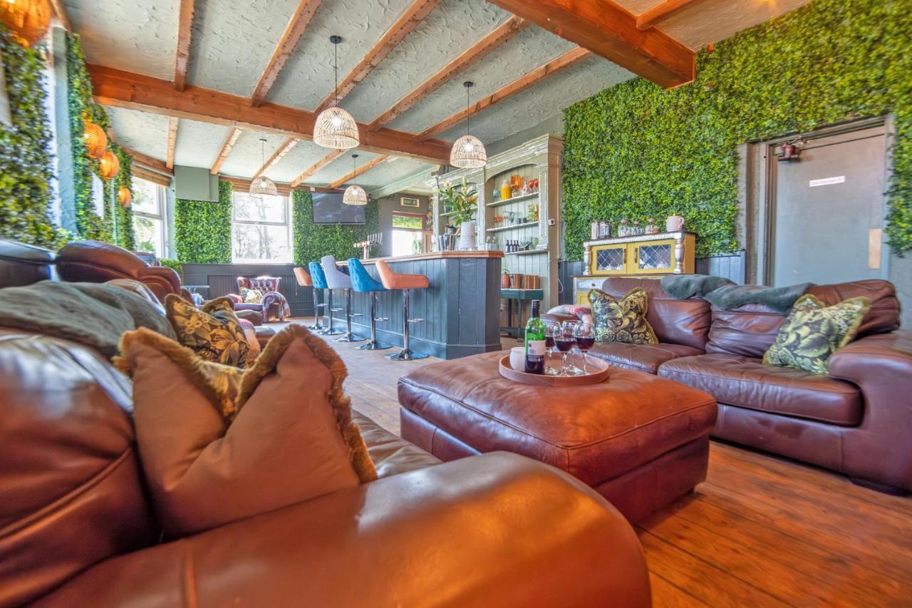 Coelbren Entire Venue With Accommodation Sleeps Up To 19 - Waterfall Country Escape Wales מראה חיצוני תמונה