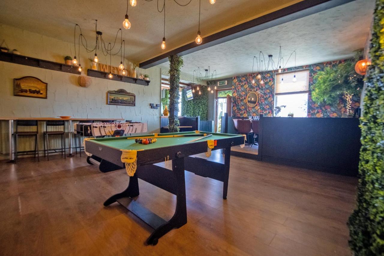 Coelbren Entire Venue With Accommodation Sleeps Up To 19 - Waterfall Country Escape Wales מראה חיצוני תמונה