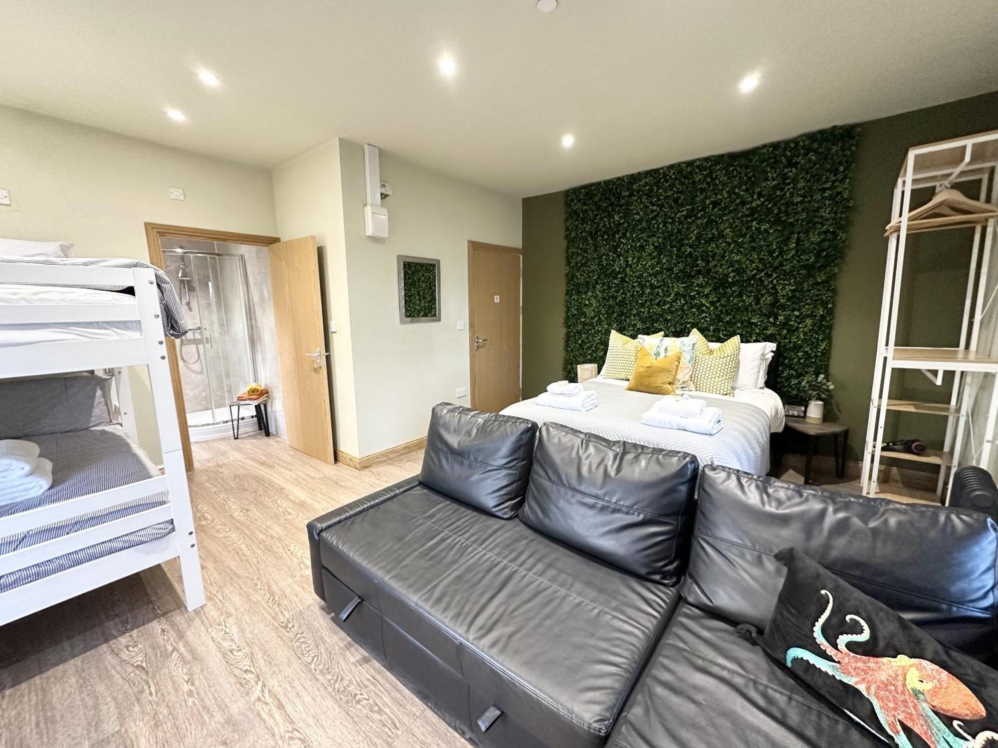 Coelbren Entire Venue With Accommodation Sleeps Up To 19 - Waterfall Country Escape Wales מראה חיצוני תמונה